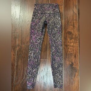 Lululemon Wunder Train size 4 High-Rise 28" Topography Multi